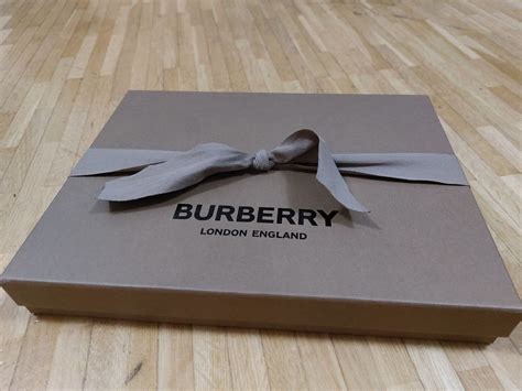 burberry schachtel|Burberry online outlet store.